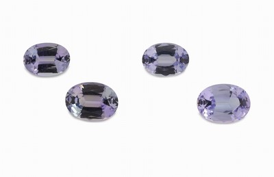 Image Lot 4 lose Tansanite, zus. ca. 3.70 ct, ovalfacett. Pärchen, 1 x zus. ca. 2.01 ct, 1 ...