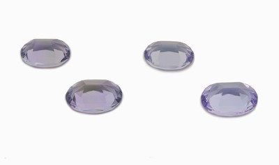 26937350a - Lot 4 lose Tansanite, zus. ca. 3.70 ct, ovalfacett. Pärchen, 1 x zus. ca. 2.01 ct, 1 ...