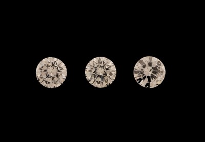 Image Lot 3 lose Brillanten, zus. ca. 0.60 ct Weiß-l.get.Weiß/vs-si ...