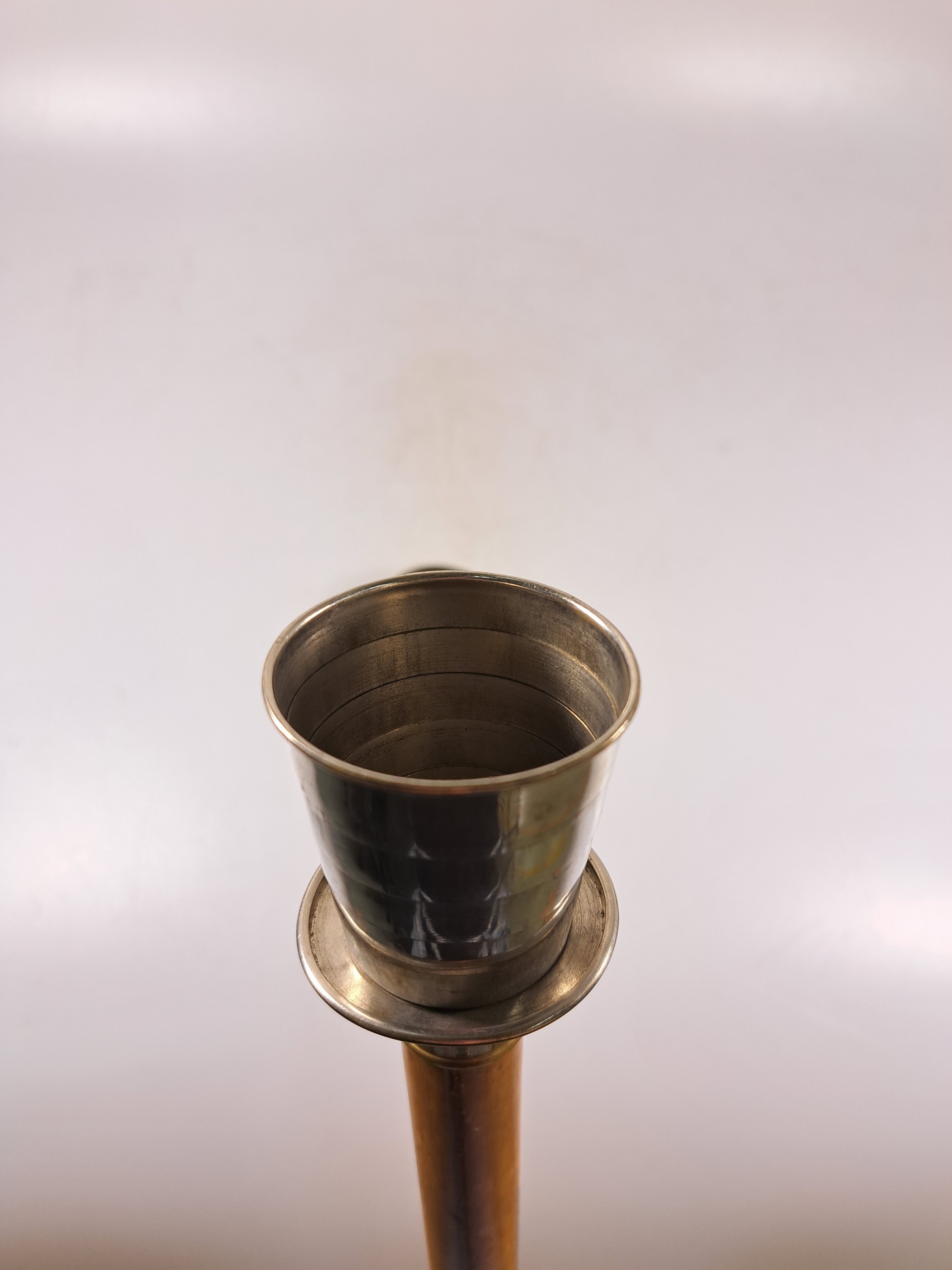 Detail e: Systemstock mit integriertem Becher und Glasgefäß,um 1910/20, Knauf mit abnehmbarem Messingdeckel, darunter aufziehbarer Becher, abschraubbarer ...