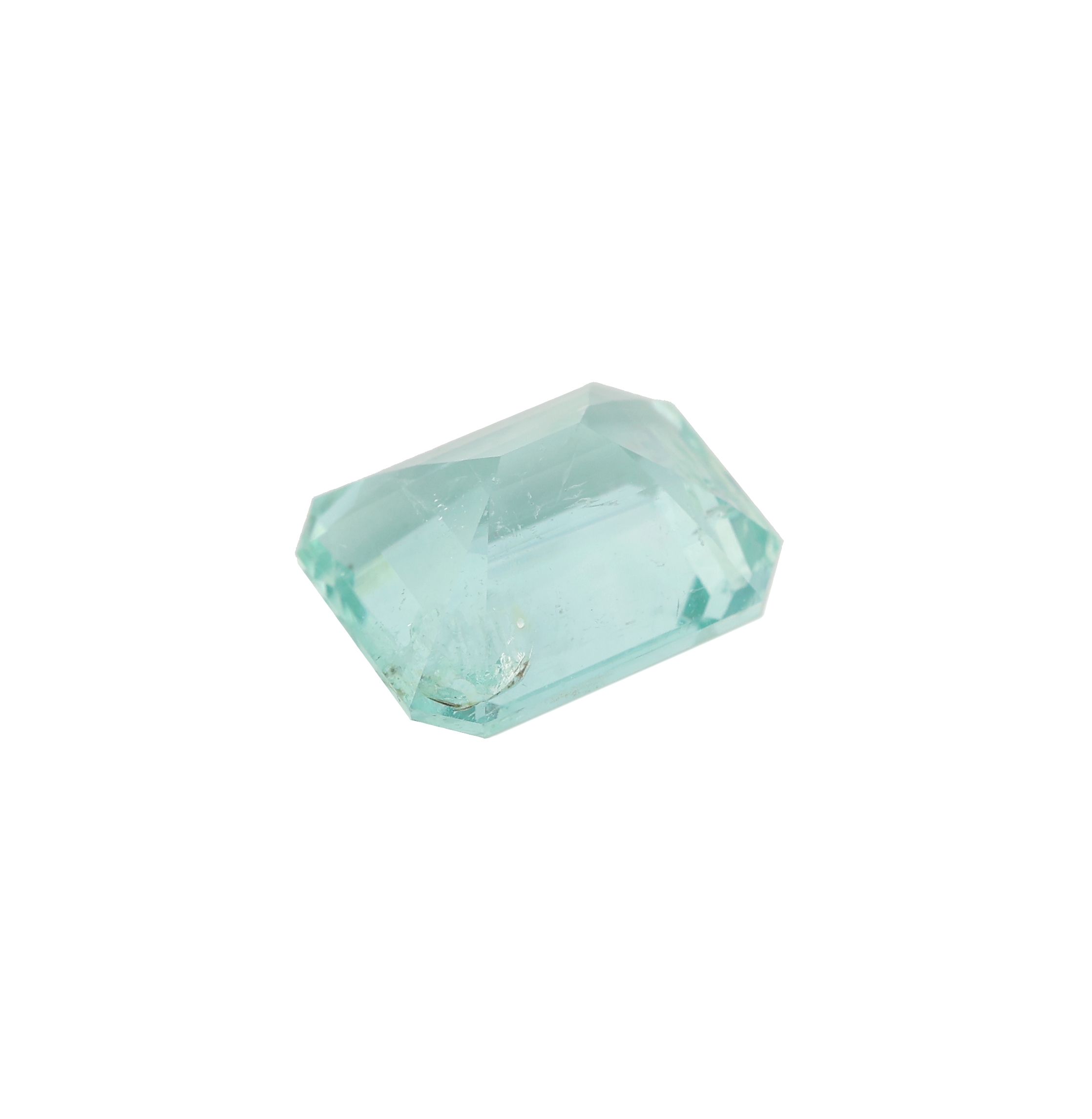 Detail b: Loser Smaragd, ca. 2.64 ct, oktogonaler Treppenschliff, Herkunft Kolumbien, mit Expertise von Gemmological International Laboratories Canada