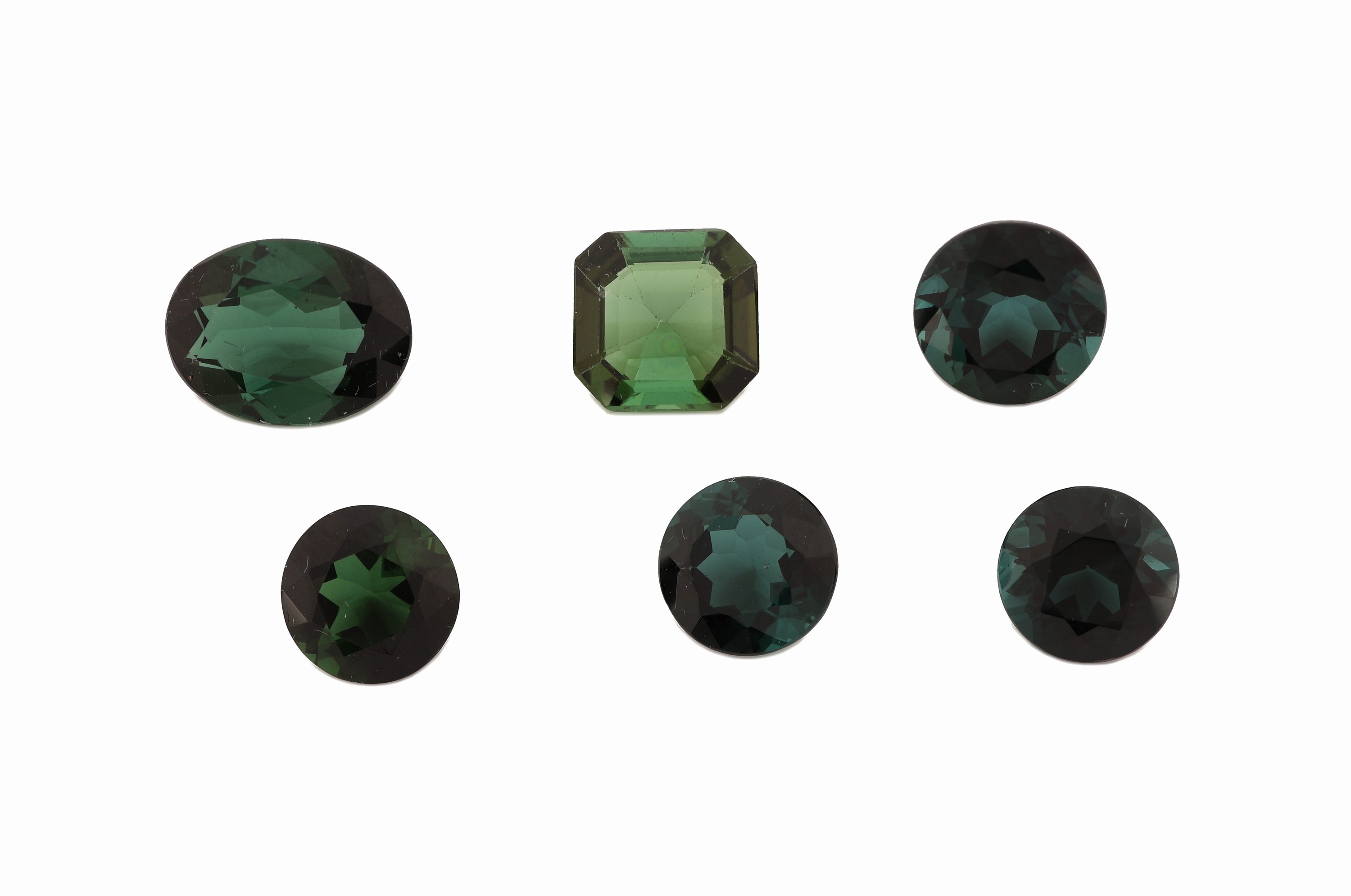 Lot 6 lose Turmaline, zus. ca. 10.24 ct, versch. Größen, Formen und Farbnuancen