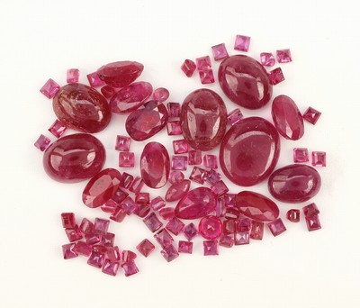 Image Lot lose Rubine, rund und ovalfacett. zus. ca. 4.59 ct, Carrees zus. ca. 4.05 ct, ...