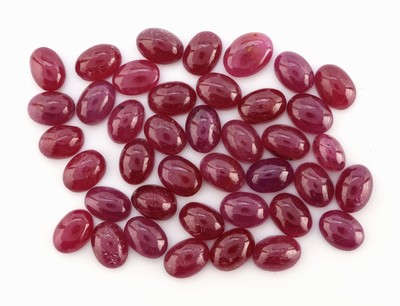 Image Lot lose Rubine, zus. ca. 43.69 ct, Cabochons in versch. Größen und ...