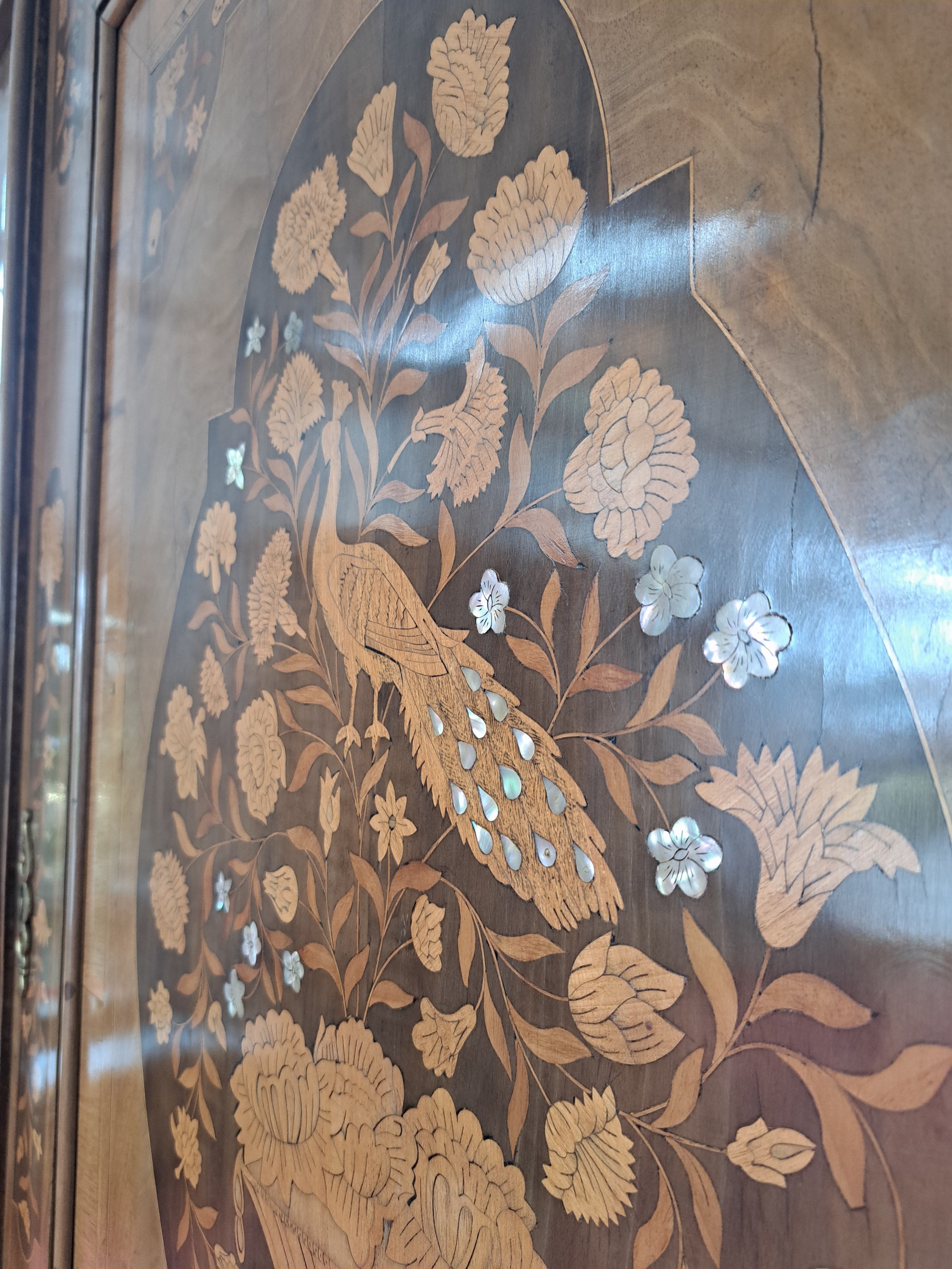 Detail d: Frühes Barock-Kabinett, Stollenschrank, Rheinland/Niederrhein, um 1700/20, in der Literatur Heinrich Kreisel, "Die Kunst des deutschen ...