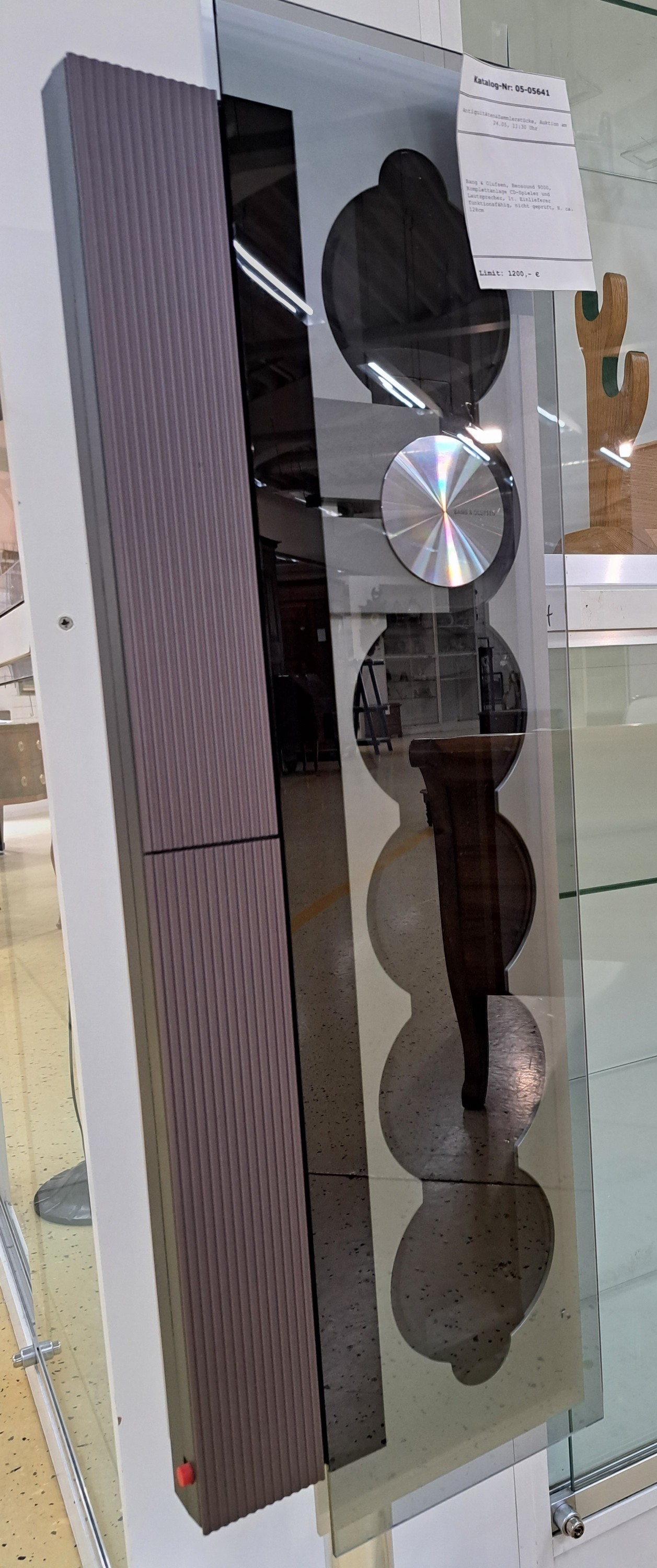 Detail b: Bang & Olufsen, Beosound 9000, nach 1996, Entw. David Lewis, CD-Spieler für 6 CDs, lt. Einlieferer funktionsfähig, nicht geprüft, H. ca. 128cm, ...
