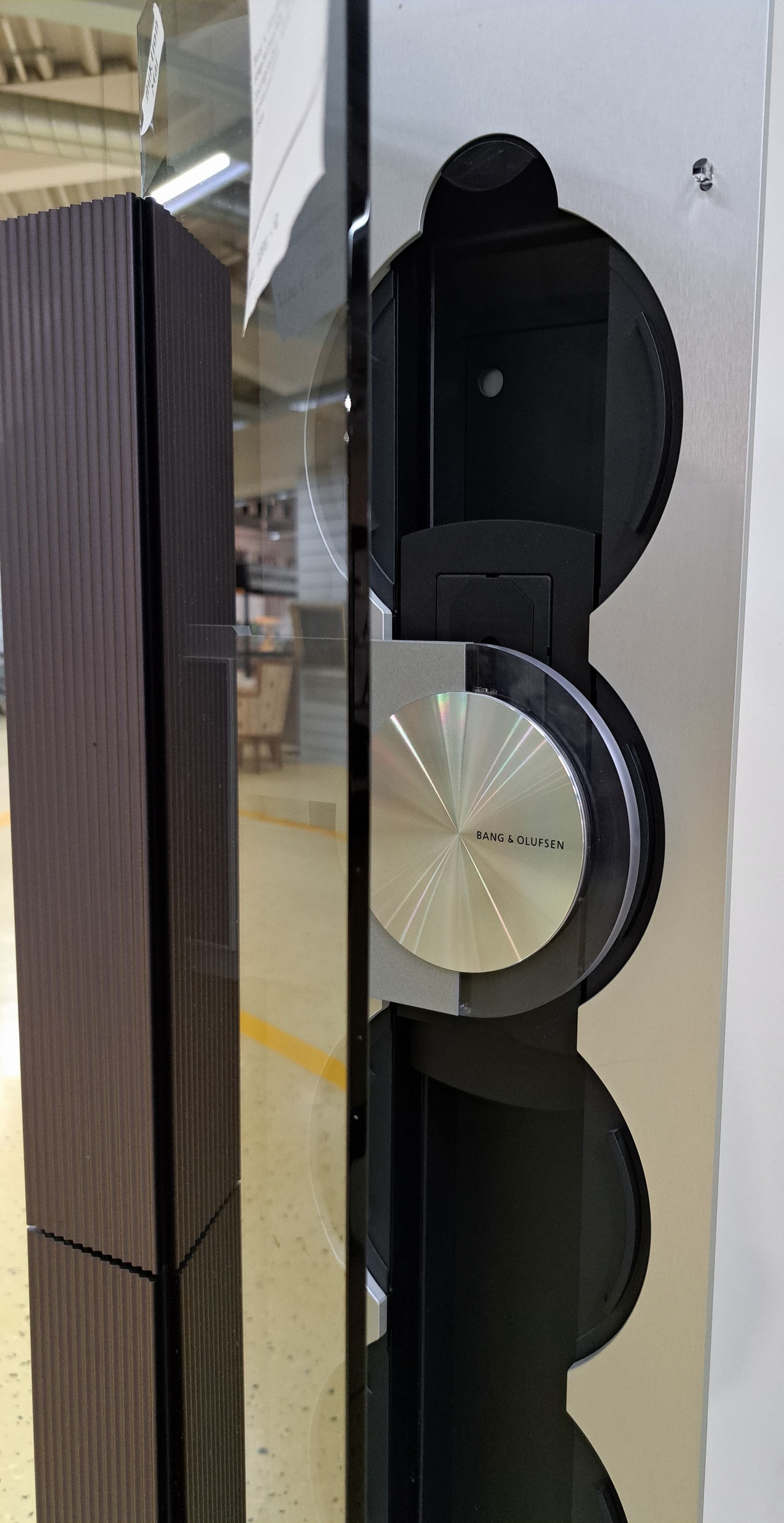 Detail f: Bang & Olufsen, Beosound 9000, nach 1996, Entw. David Lewis, CD-Spieler für 6 CDs, lt. Einlieferer funktionsfähig, nicht geprüft, H. ca. 128cm, ...
