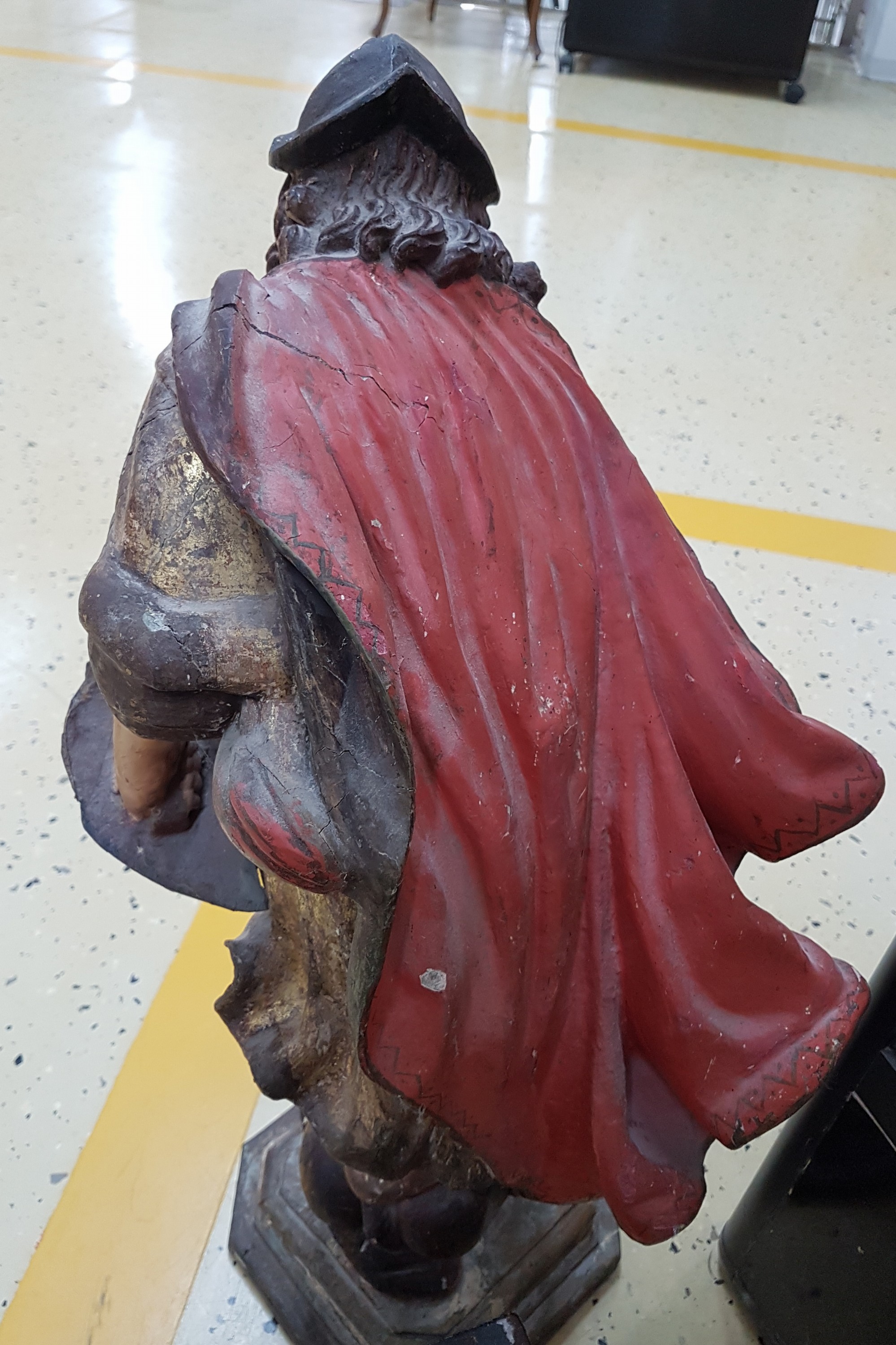 Detail d: Große Skulptur des Hl. Michael, süddeutsch, 2. Hälfte 18. Jh., Lindenholz geschnitzt und bunt gefaßt, dargestellt stehend auf dem symbol. Teufel, ...
