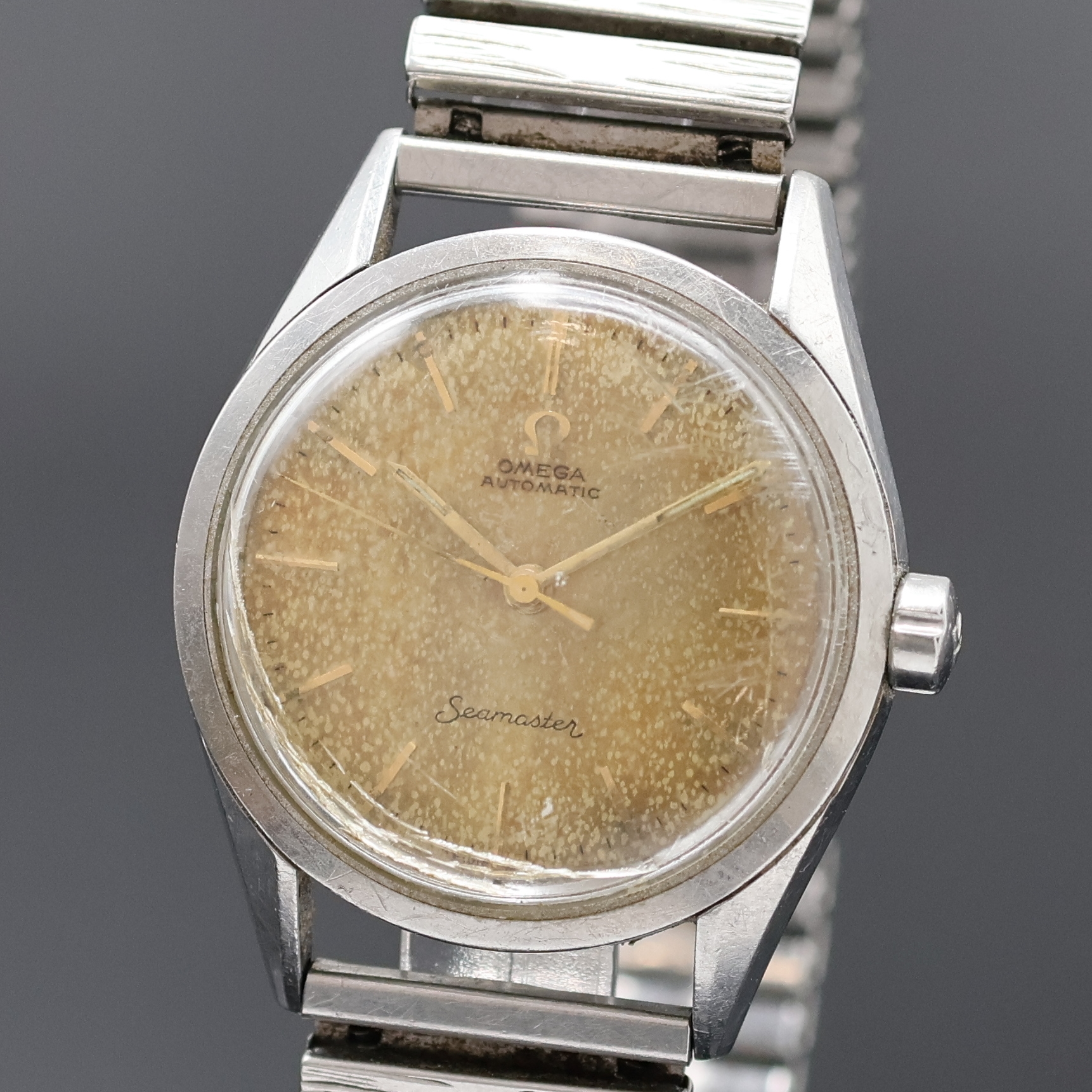 Detail a: OMEGA Seamaster Armbanduhr Referenz 2802-1 SC, Schweiz um 1957, Automatik, aufgedr. Boden m. grav. Datum 9.6.57, Zifferbl. pat./fl., aufges. gold. ...