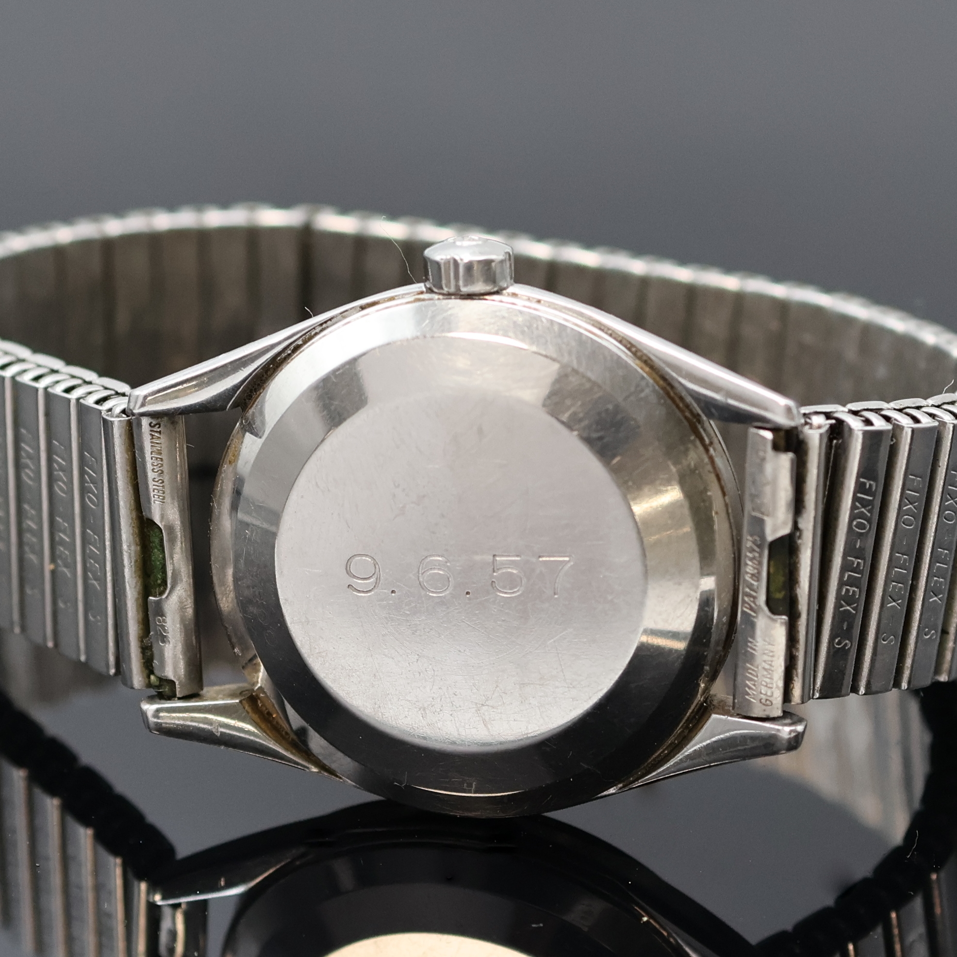 Detail c: OMEGA Seamaster Armbanduhr Referenz 2802-1 SC, Schweiz um 1957, Automatik, aufgedr. Boden m. grav. Datum 9.6.57, Zifferbl. pat./fl., aufges. gold. ...