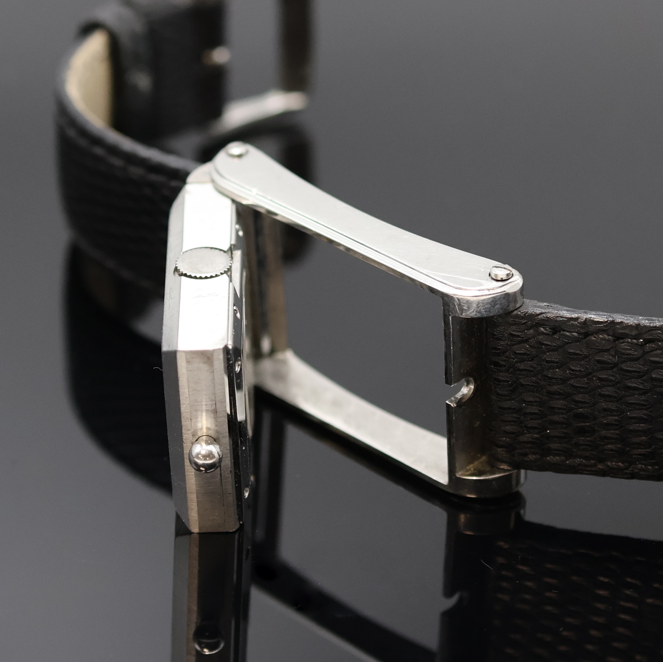 Detail c: CHRONOSWISS Cabrio Armbanduhr in Stahl, Schweiz um 1995, Automatik, beids. vergl., ausklappbares Wendegeh., Boden 8-fach verschr., silb. Zifferbl. ...