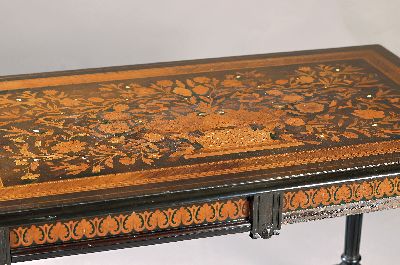 26938003a - Prunktisch, wohl Frankreich, 2.H. 19.Jh., Tischplatte aufwendige florale Furnierarbeit, ...