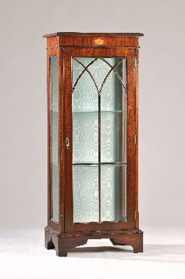 Image 26938005 - Kleine Vitrine, englisches Stilmöbel, 20.Jh., Mahagonifurnier, dreiseitig verglast, ...