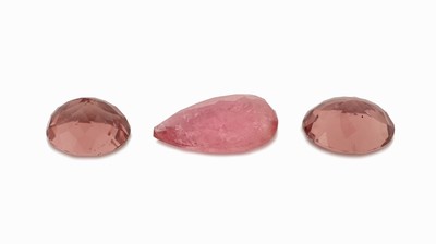 26938011a - Lot 3 lose Turmaline, ca. 11.55 ct, 2 x ovalfacett., 1 x facett. Tropfen, versch. Farben ...