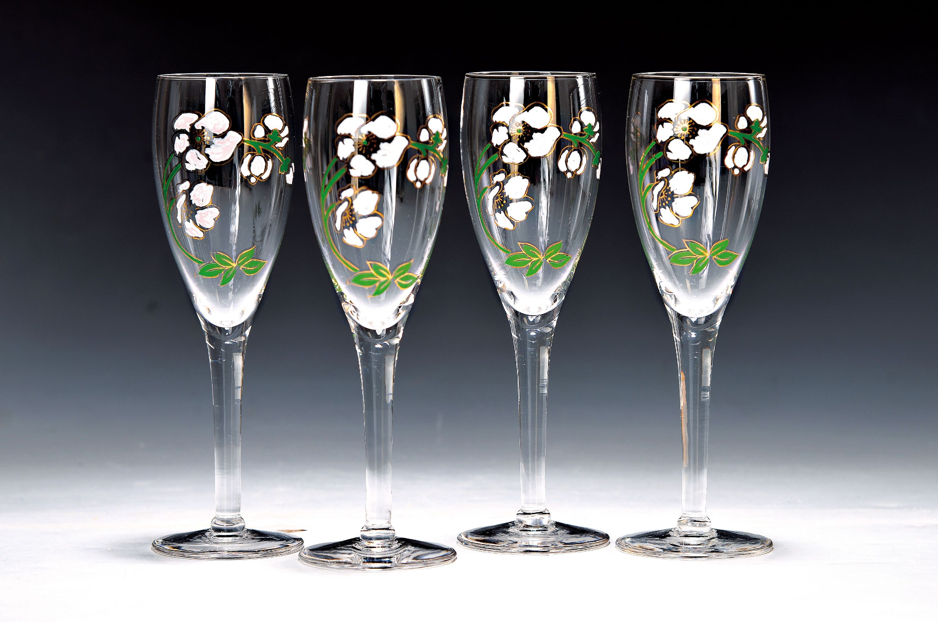 Detail a: Champagnerkühler und 8 Gläser, Perrier-Jouet Epernay, grünes bzw. farbloses Glas mit grün-weißer floraler Emailmalerei, Kühler H. ca. 19.5cm, ...