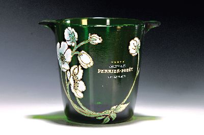 Image Champagnerkühler und 8 Gläser, Perrier-Jouet Epernay, grünes bzw. ...