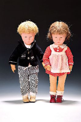 Image 26938166 - Zwei Käthe Kruse-Puppen, wohl 40/50er Jahre, Echthaarperücken, Junge und ...