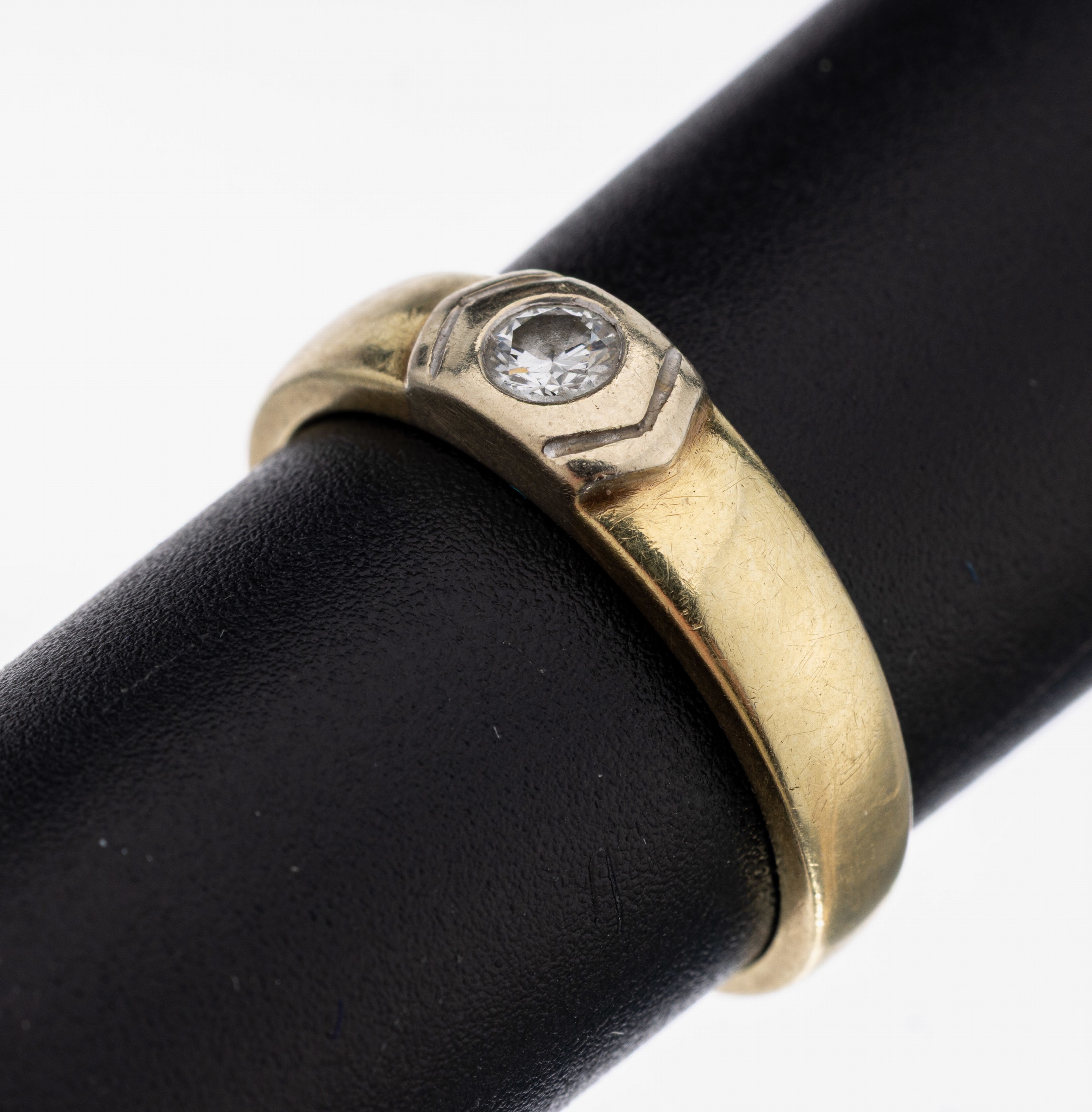 14 kt Gold Brillant-Ring, GG 585/000, Brillant ca. 0.10 ct Weiß/si, RW 54, ca. 3.1 g