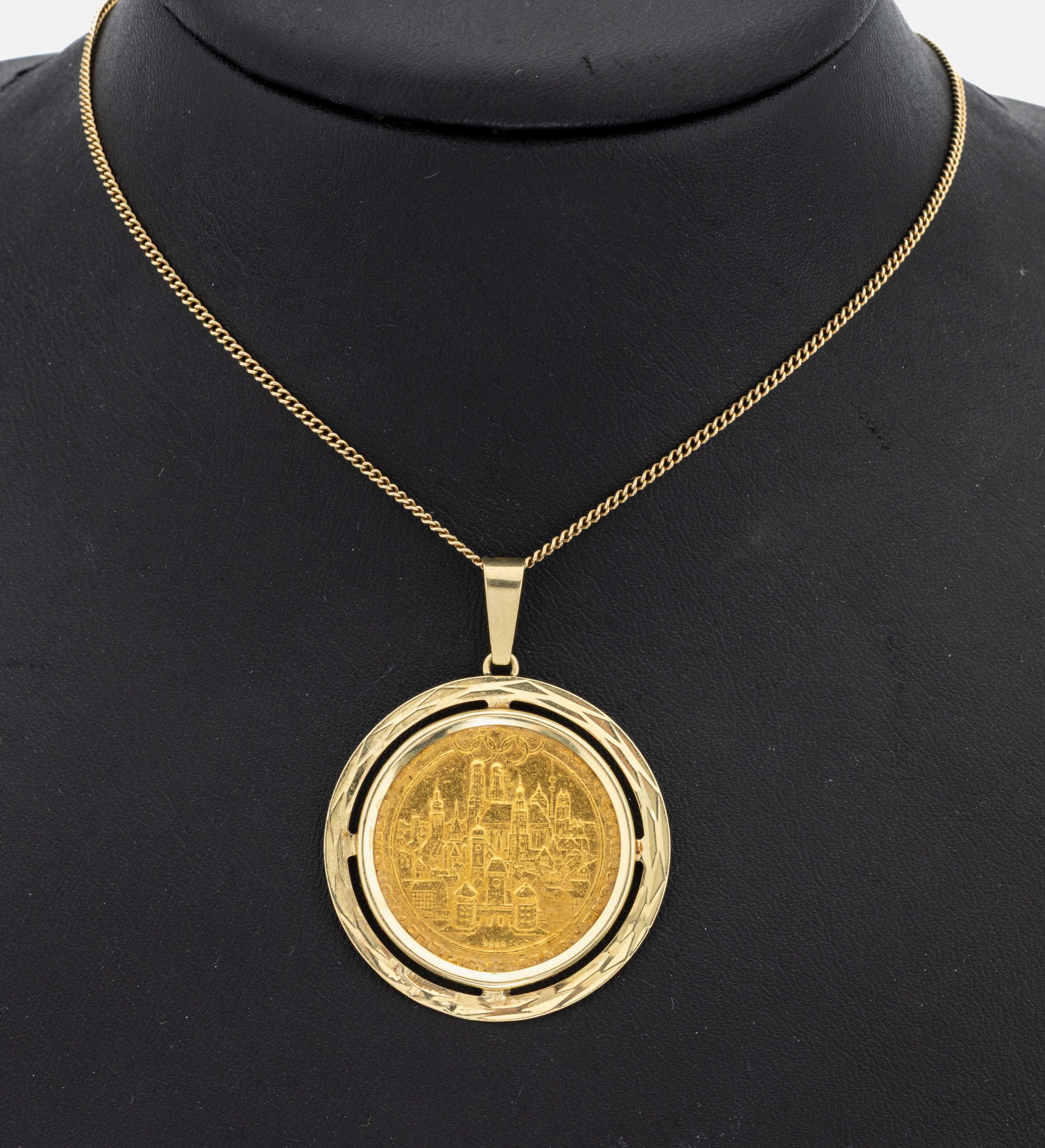 14 kt Gold Medaillen-Anhänger, GG 585/000, lose gefasste Goldmedaille zu den Olympischen Spielen München 1972, GG 999.9, schlichte Rahmung, D. ca. ...