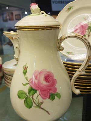 26939233d - Umfangreiches Kaffeeservice, Meissen, 20. Jh. für 12 Personen, rote Rose, ...