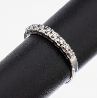 Image 18 kt Gold Diamant-Ring, WG 750/000, 9 8/8-Diamanten zus. ca. 0.10 ct Weiß/si, RW ...