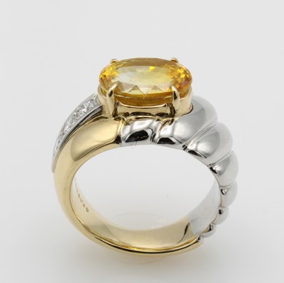 Image Ring mit Ceylon-Saphir und Brillanten, 900er Platin u. GG 750/000, gelber Saphir (Sri ...