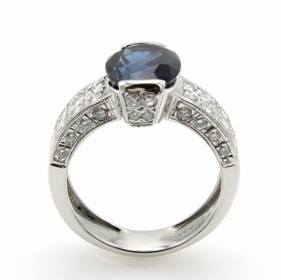 Image Ring mit Saphir und Brillanten, 900er Platin, ovaler Saphir ca. 3.70 ct (Thailand) unbe- ...
