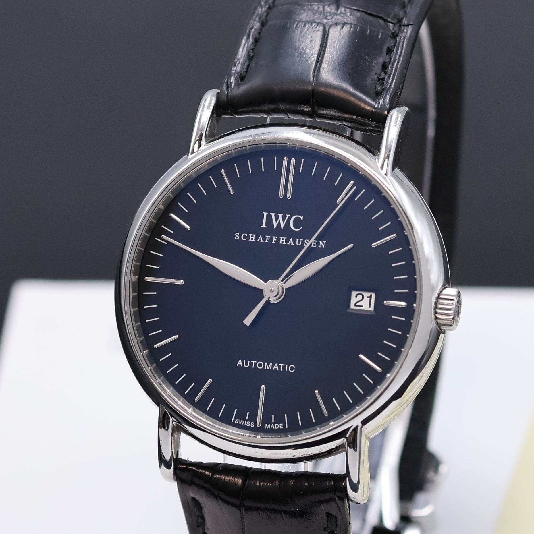 Detail a: IWC Herrenarmbanduhr Portofino Referenz IW356305, Automatik, Edelstahlgeh. inkl. orig. Lederband m. orig. Faltschl., Boden 6- fach verschr., ...