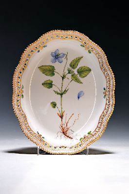 Image Ovale Platte, Royal Copenhagen, Flora Danica, Viola montana L., Rand mit ...