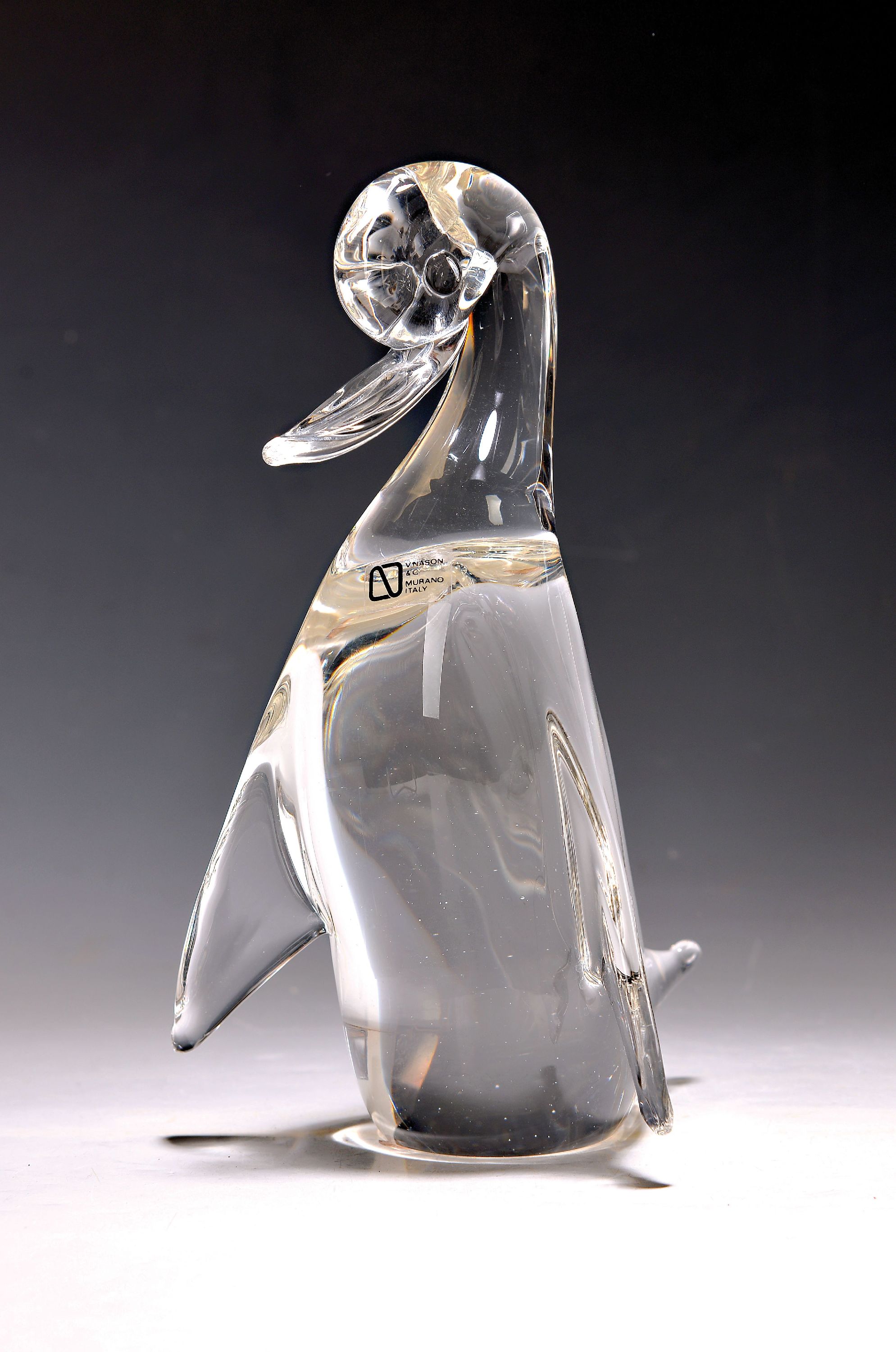Glasfigur, V. Nason, Murano, 20. Jh., farbloses Kristallglas, H. 27 cm, mit orig. Etikett