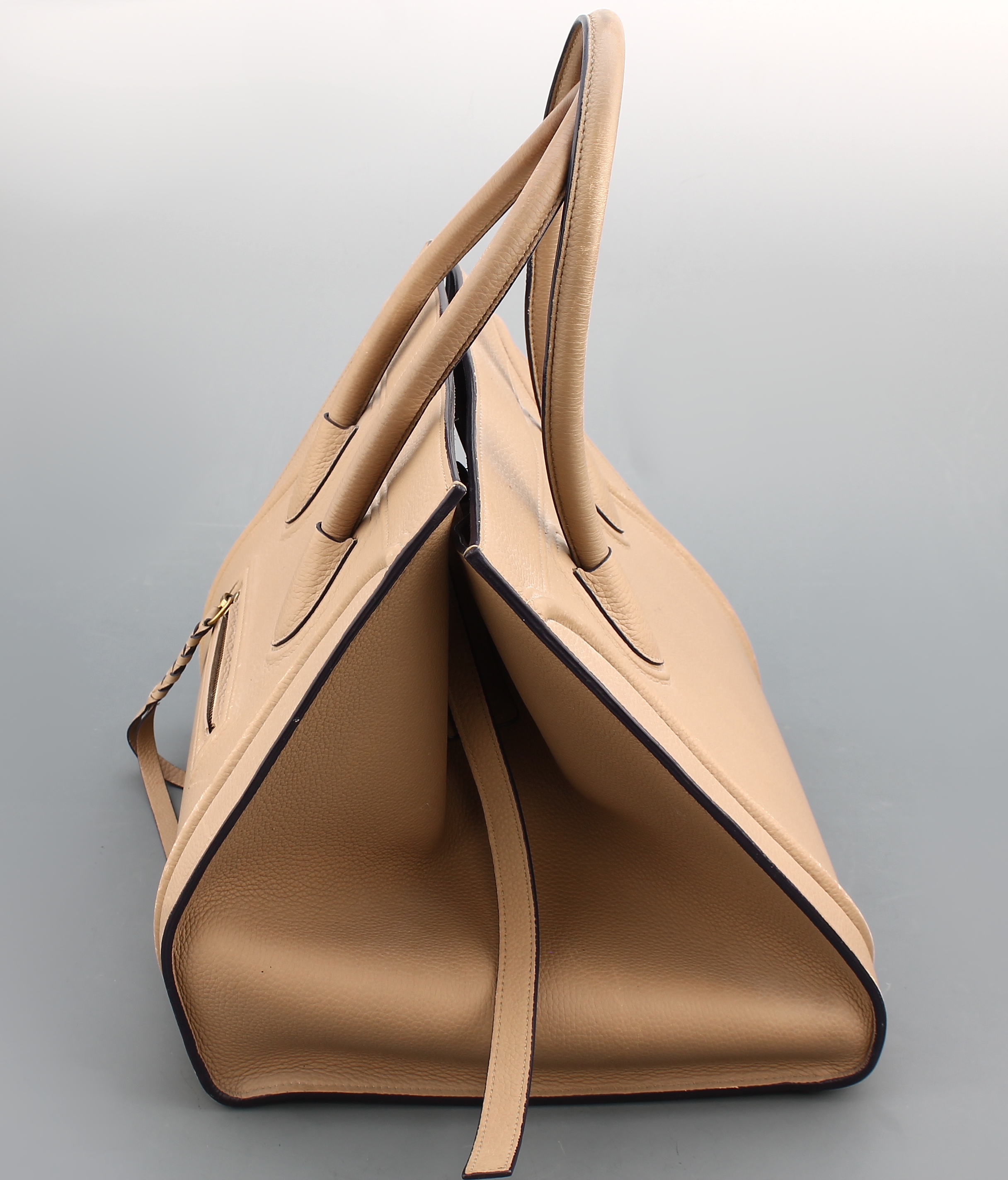 Detail c: CELINE Tasche, Luggage Phantom Medium, Leder in light taupe, 2 Tragehenkel, außen Reißverschlussfach, innen graublaues Wildleder, guter ...