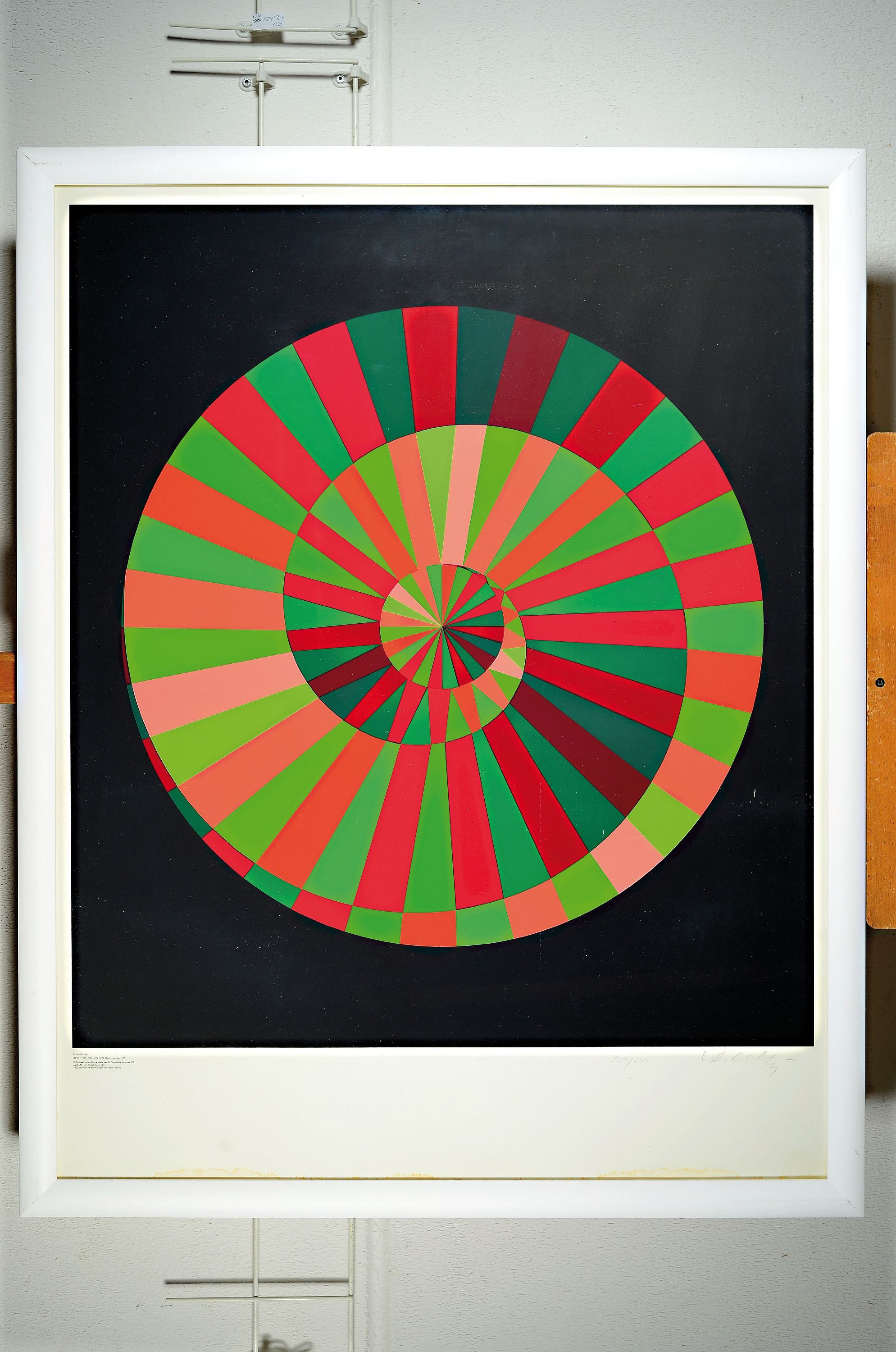Detail k: Victor Vasarely,1906-1997, Geometrische Abstraktion Op Art, Spirale, Farbserigraphie handsigniert,nummeriert und typographisch bezeichnet, aus de ...