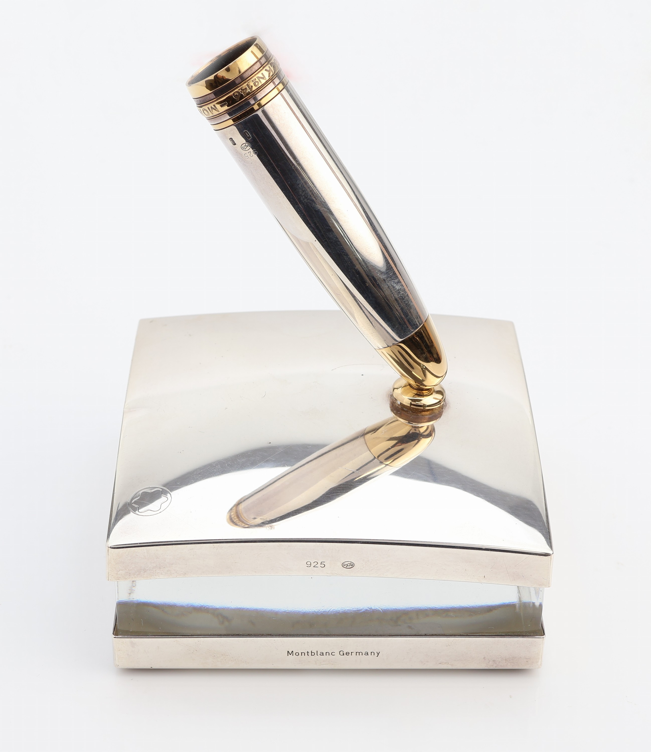 Detail c: MONTBLANC Schreibtisch Set, "Solitaire", 925er Silber, z.T. verg., mit Bleikristall, best. aus: 2 x Füllhalterständer, (1 x für Nr.146, ...