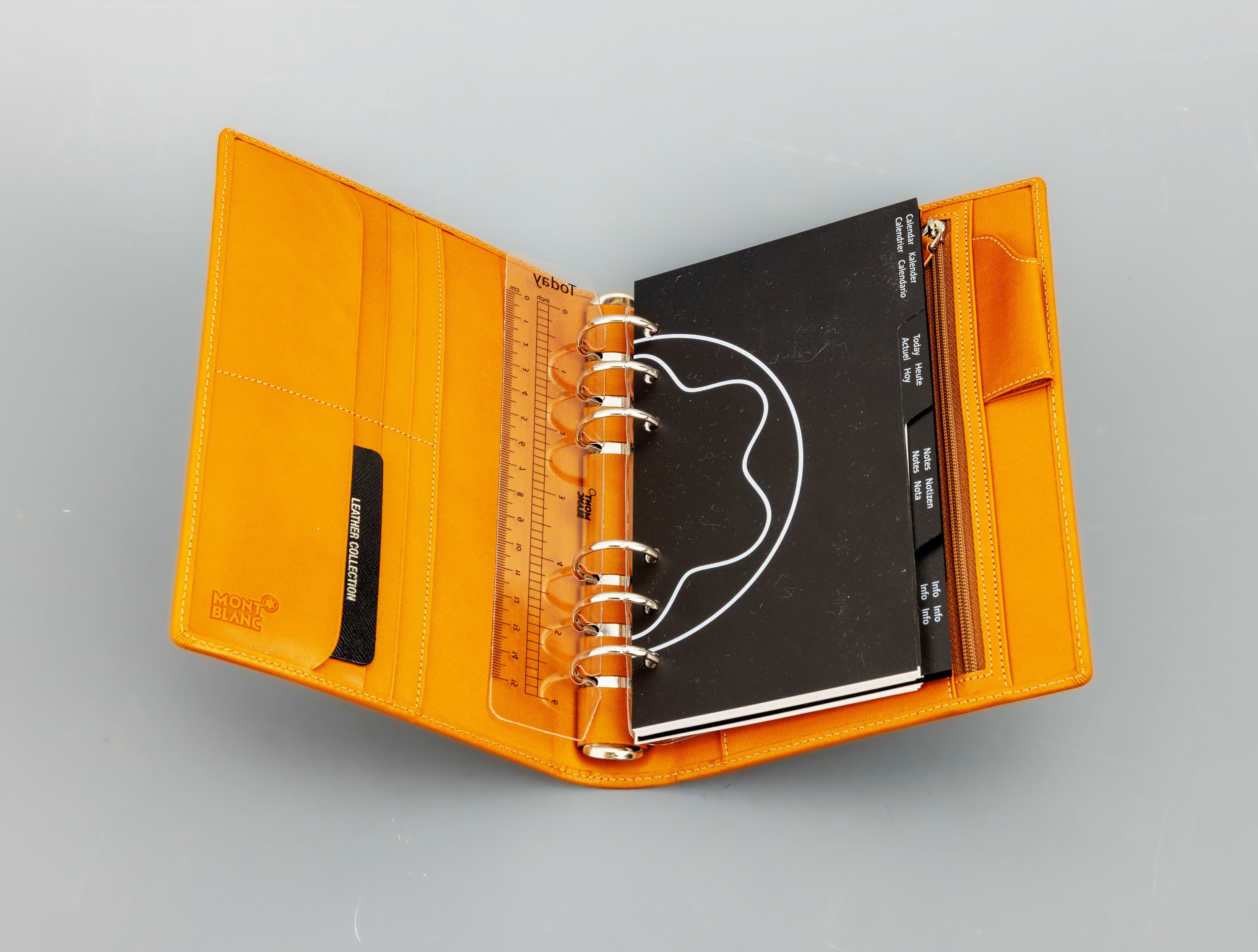 Detail a: MONTBLANC Organizer, cognacf. Leder, Made in Germany, DIN A 5, innen cognacfarb., Innen 6 Fächer für Visiten- bzw. Kreditkarten, 2 große ...