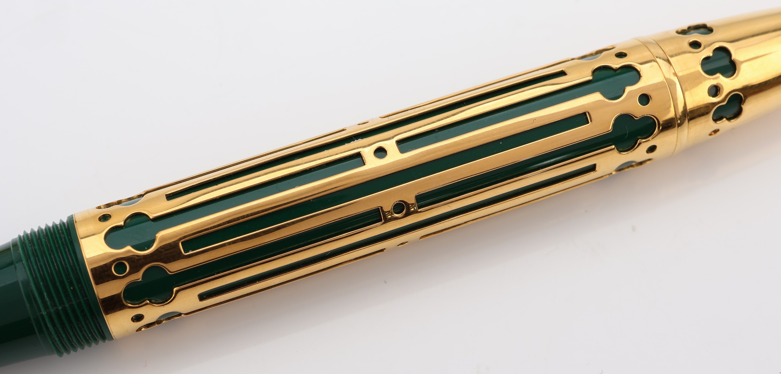 Detail b: MONTBLANC Patron of Art 4810 Edition 1997, Kolbenfüllhalter, "Peter der Große", lim. Auflage hier 2354/4810, Kappe und Korpus aus ...