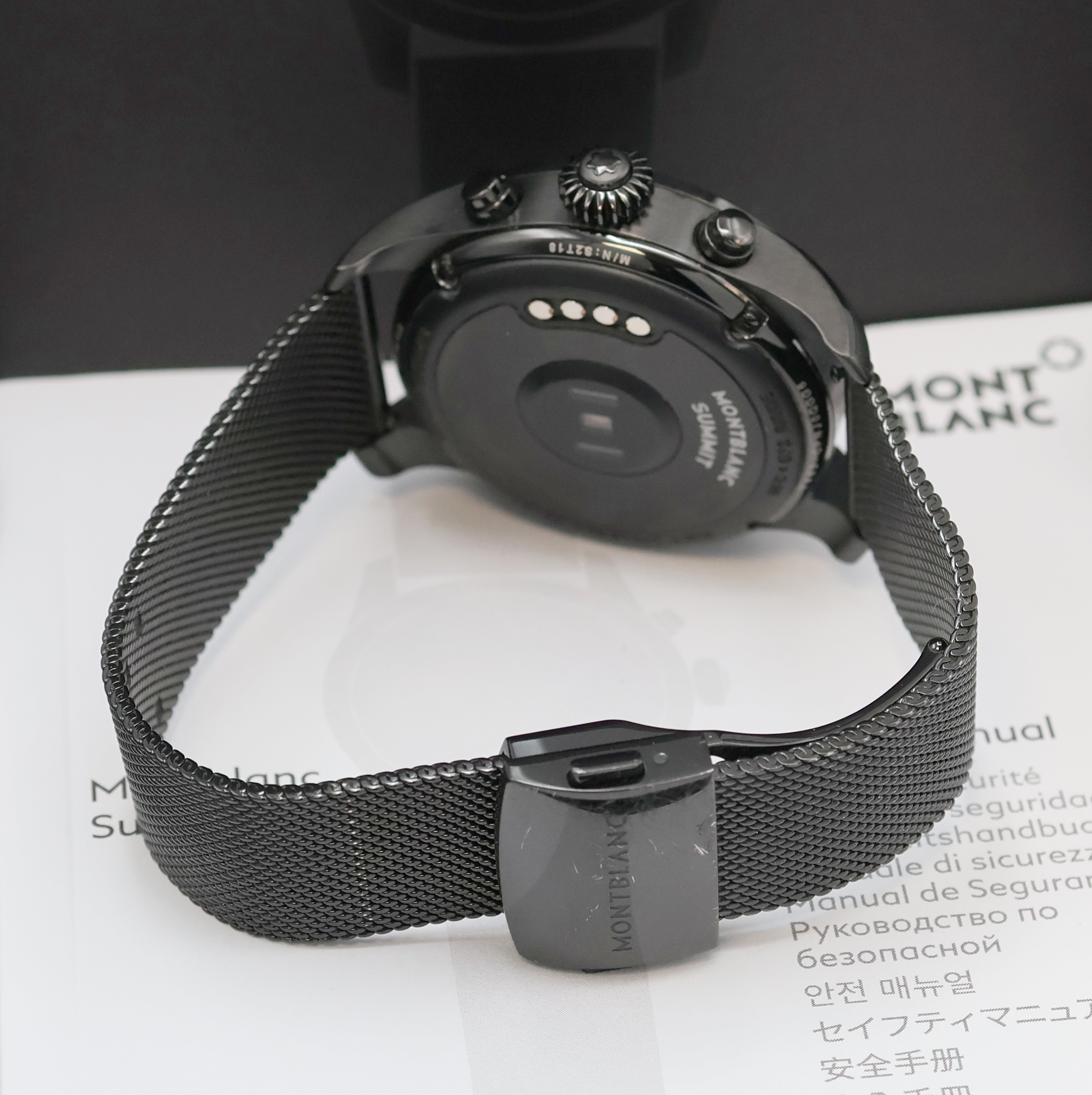Detail f: MONTBLANC Smartwatch Summit 42 mm, DLC beschichtetes Edelstahlgeh. inkl. Milanaiseband m. Faltschl., Multifunktionsuhr welche mit einem Smartphone ...