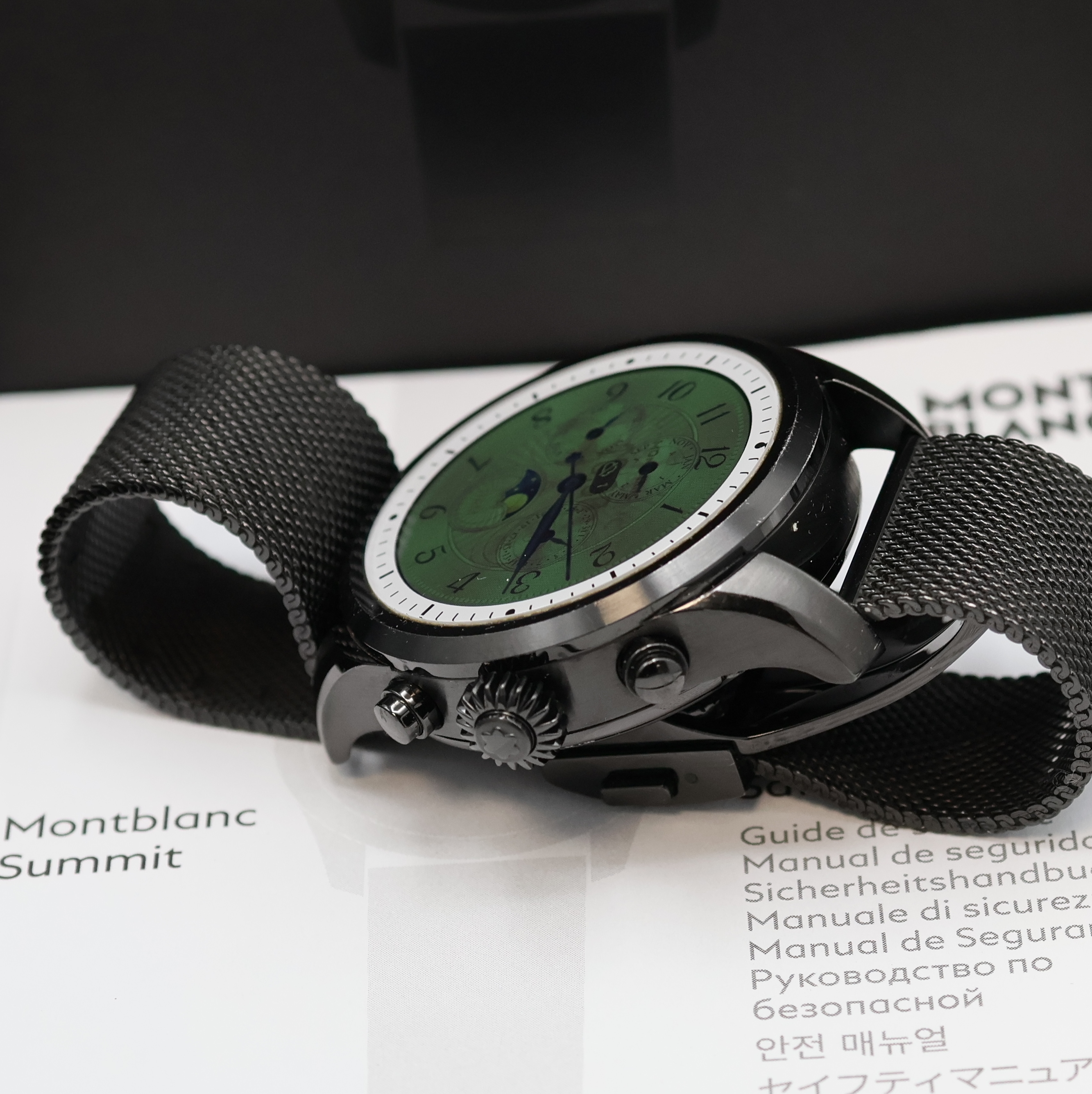 Detail g: MONTBLANC Smartwatch Summit 42 mm, DLC beschichtetes Edelstahlgeh. inkl. Milanaiseband m. Faltschl., Multifunktionsuhr welche mit einem Smartphone ...