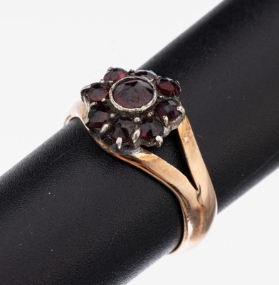 Image 26941341 - 14 kt Gold Granat-Ring, GG 585/000, Ringkopf Silber aus älterem Zusammenhang mit ...