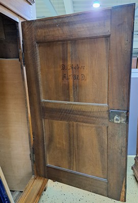 26941482l - Louis-Seize Schrank, dat. 1781, wohl Hessen Biedenkopf, Nußbaum massiv, mit ...