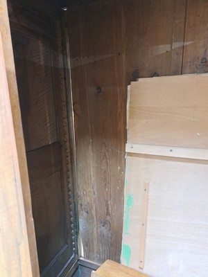 26941482m - Louis-Seize Schrank, dat. 1781, wohl Hessen Biedenkopf, Nußbaum massiv, mit ...