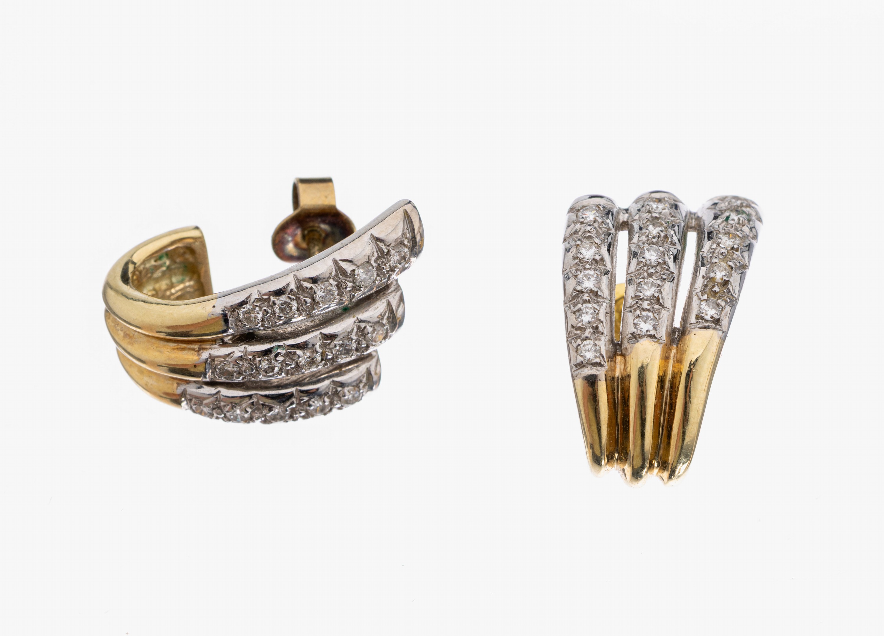 Paar 14 kt Gold Brillant-Ohrstecker, GG/WG 585/000, 30 in WG gefasste Brillanten zus. ca.0.20 ct Weiß/si, ca. 6.2 g