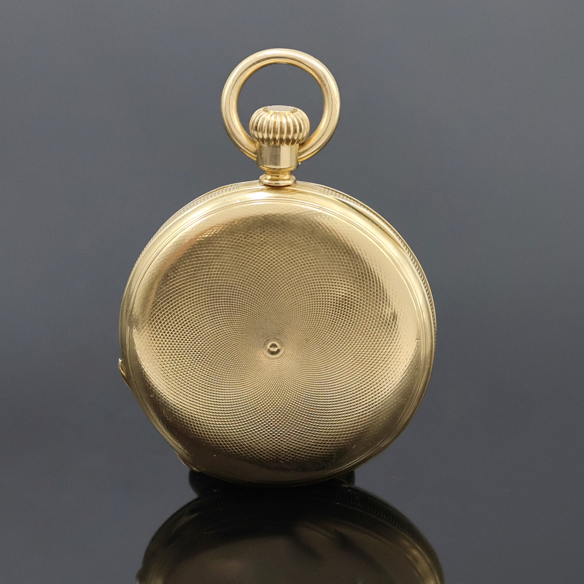 Detail b: PATEK PHILIPPE Savonette in GG 750/000, Schweiz um 1868, guill. 3-Deckel Goldgeh. dell., Sprungdeckel m. Monogrammspiegel, Emailzifferbl. m. röm. ...