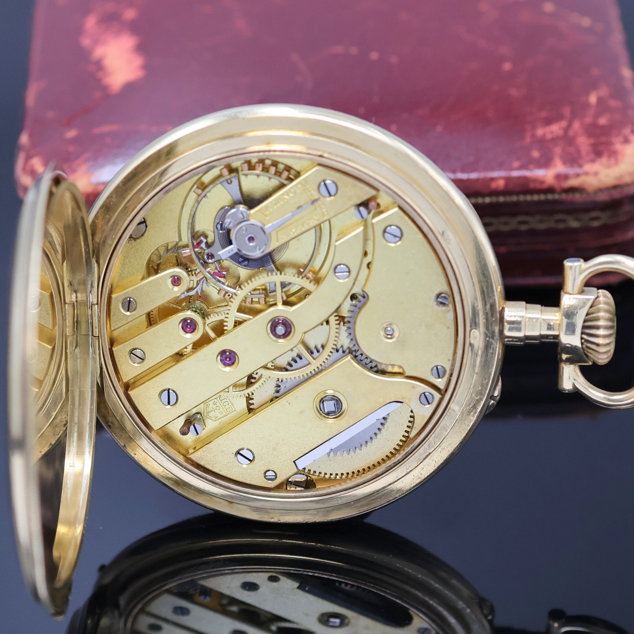Detail e: JULES C. BREITMEYER / G. W. Lindenroth offene Herrentaschenuhr in GG 750/000, Schweiz/Schweden um 1900, Geh. dell., Rückdeckel m. Email-Monogramm, ...