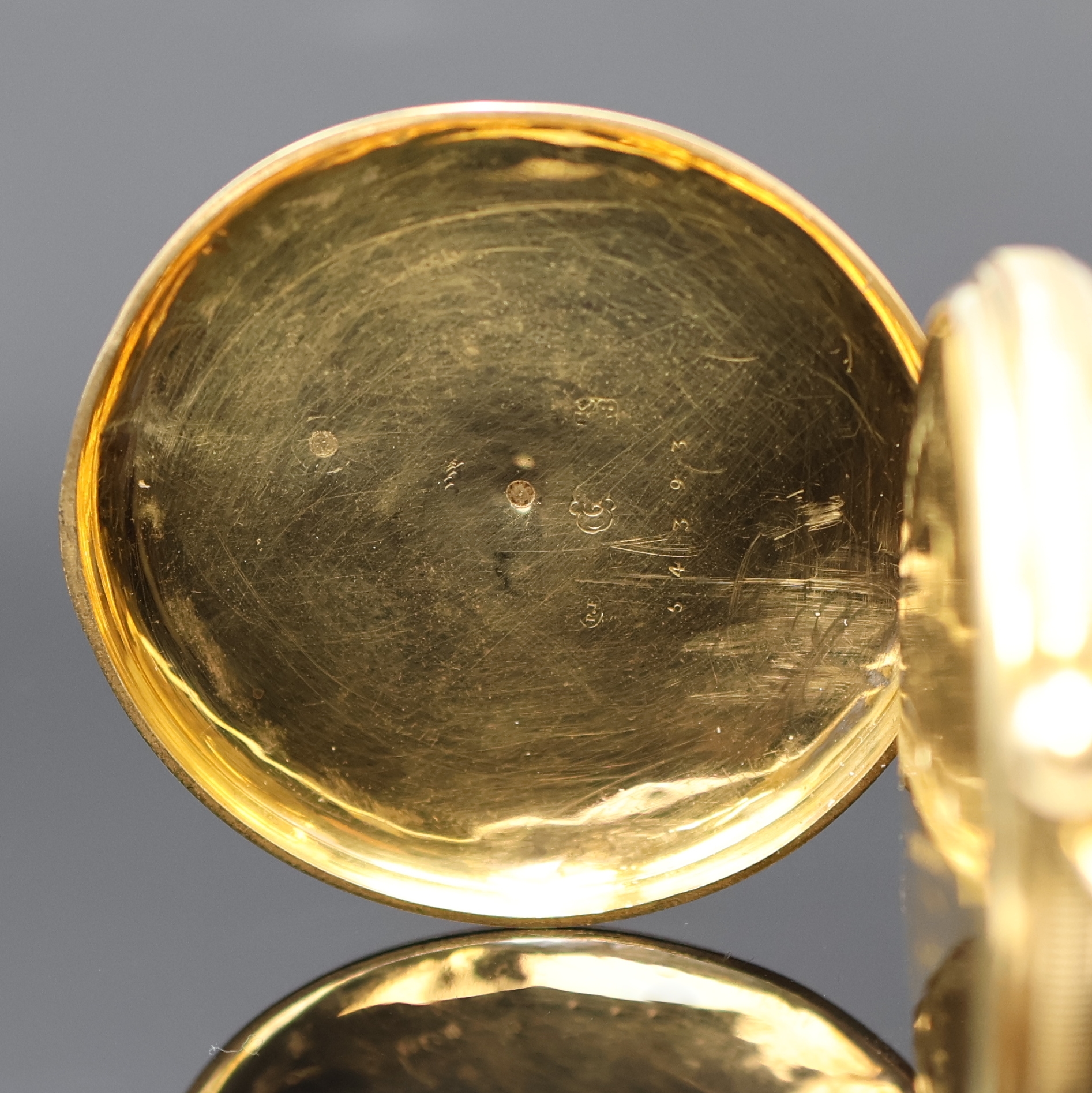 Detail b: VACHERON & CONSTANTIN offene Herrentaschenuhr in GG 750/000, Schweiz lt. Zertifikat um 1848, Geh. dell., Goldcuvette, Emailzifferbl. riss., röm. ...