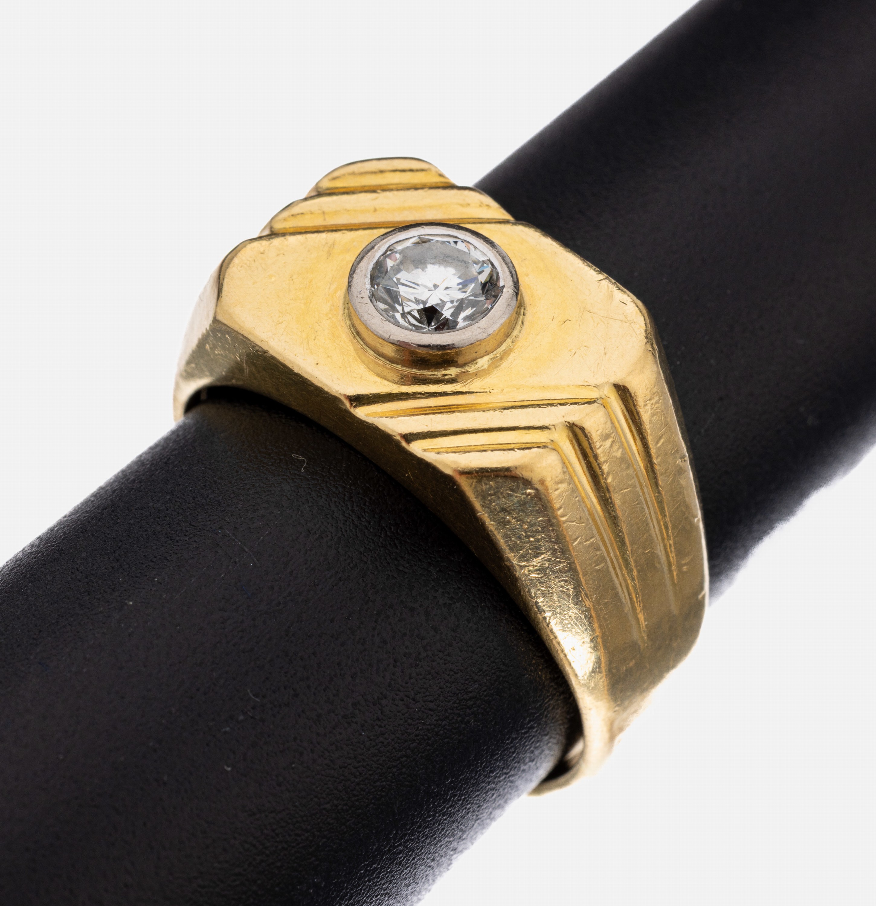 18 kt Gold Brillant-Ring, GG/WG 750/000, inWG gefasster Brillant ca. 0.45 ct Weiß/vs, RW 64, ca. 10.5 g