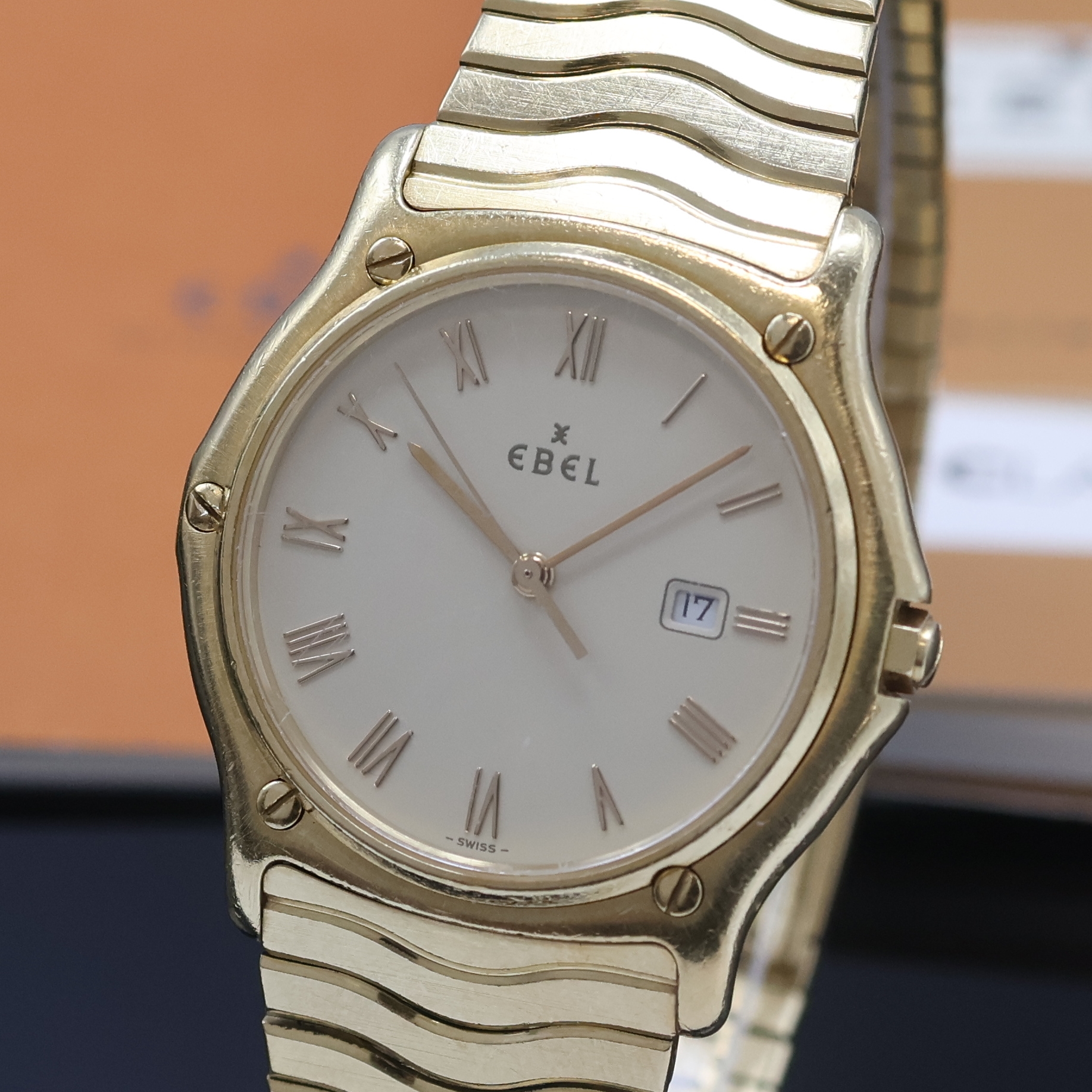 Detail a: EBEL Herrenarmbanduhr Sport Classique in GG 750/000 Referenz 883903, quarz, massives, 2 -teil. Geh. inkl. Wellengliederband m. Faltschl., Lünette ...