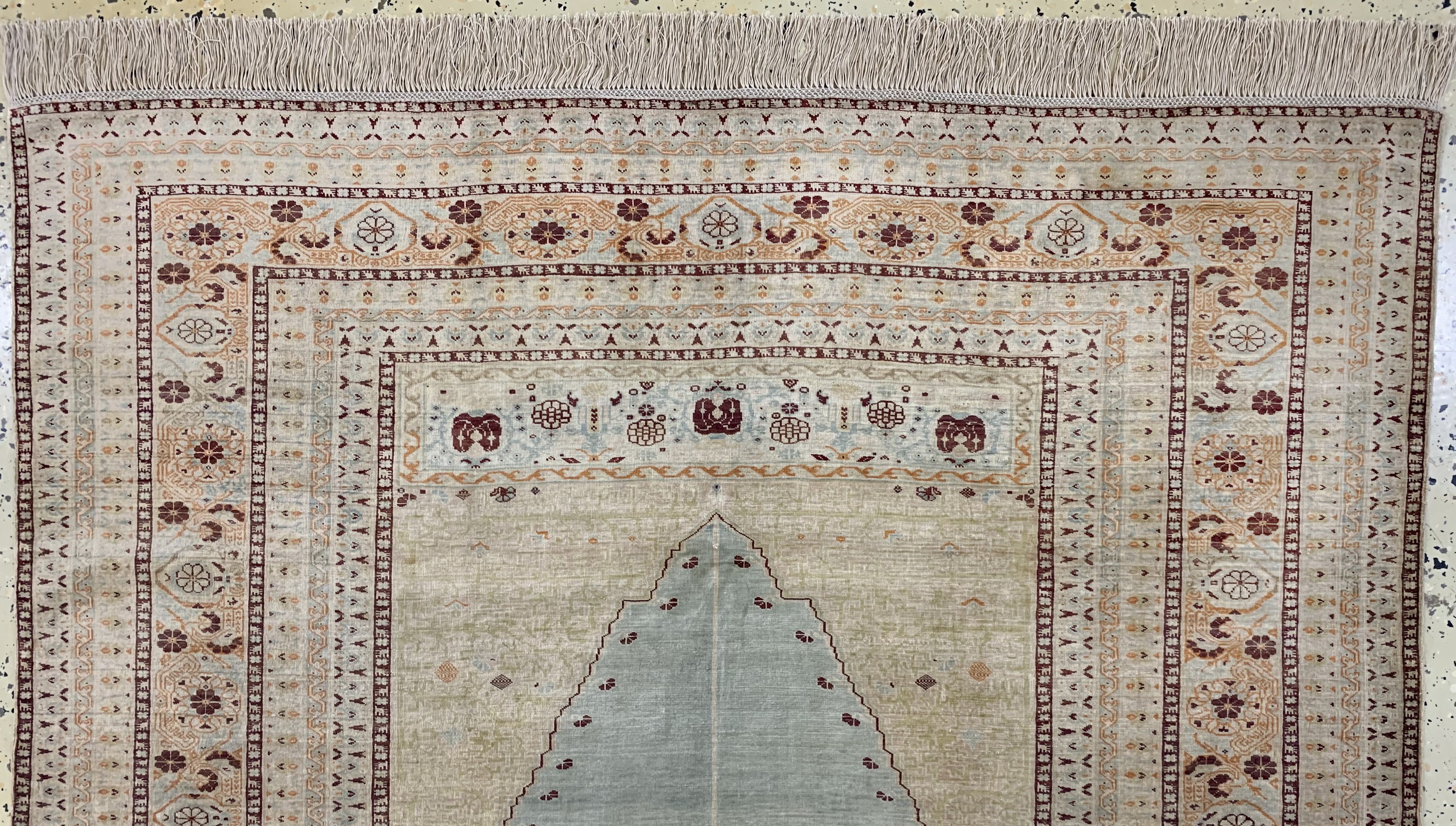 Detail a: Seiden Täbriz antik, Persien, 19.Jhd, reineNaturseide, ca. 165 x 120 cm, gereinigt, EHZ: 2-3, (Fransen erneuert)