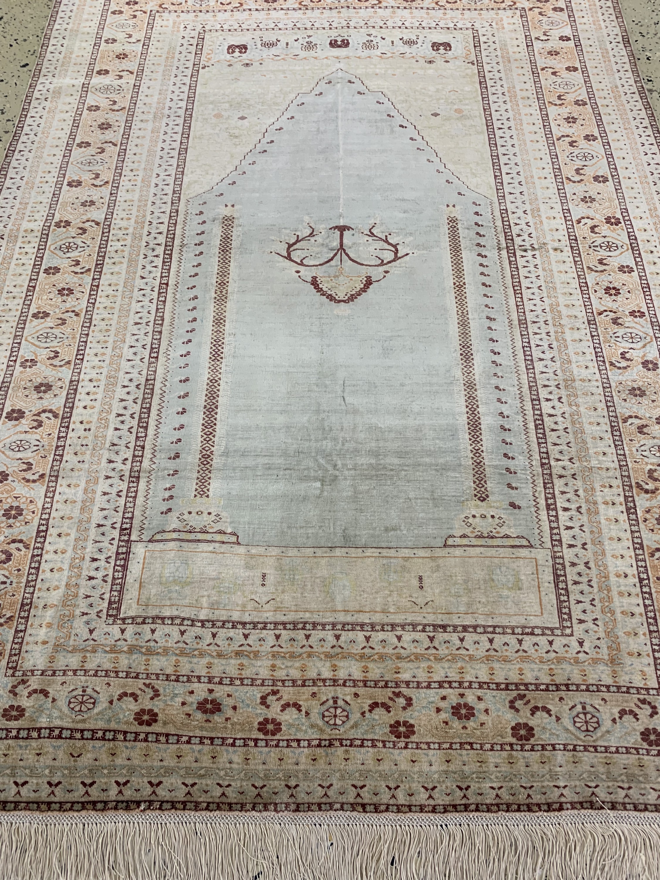 Detail e: Seiden Täbriz antik, Persien, 19.Jhd, reineNaturseide, ca. 165 x 120 cm, gereinigt, EHZ: 2-3, (Fransen erneuert)