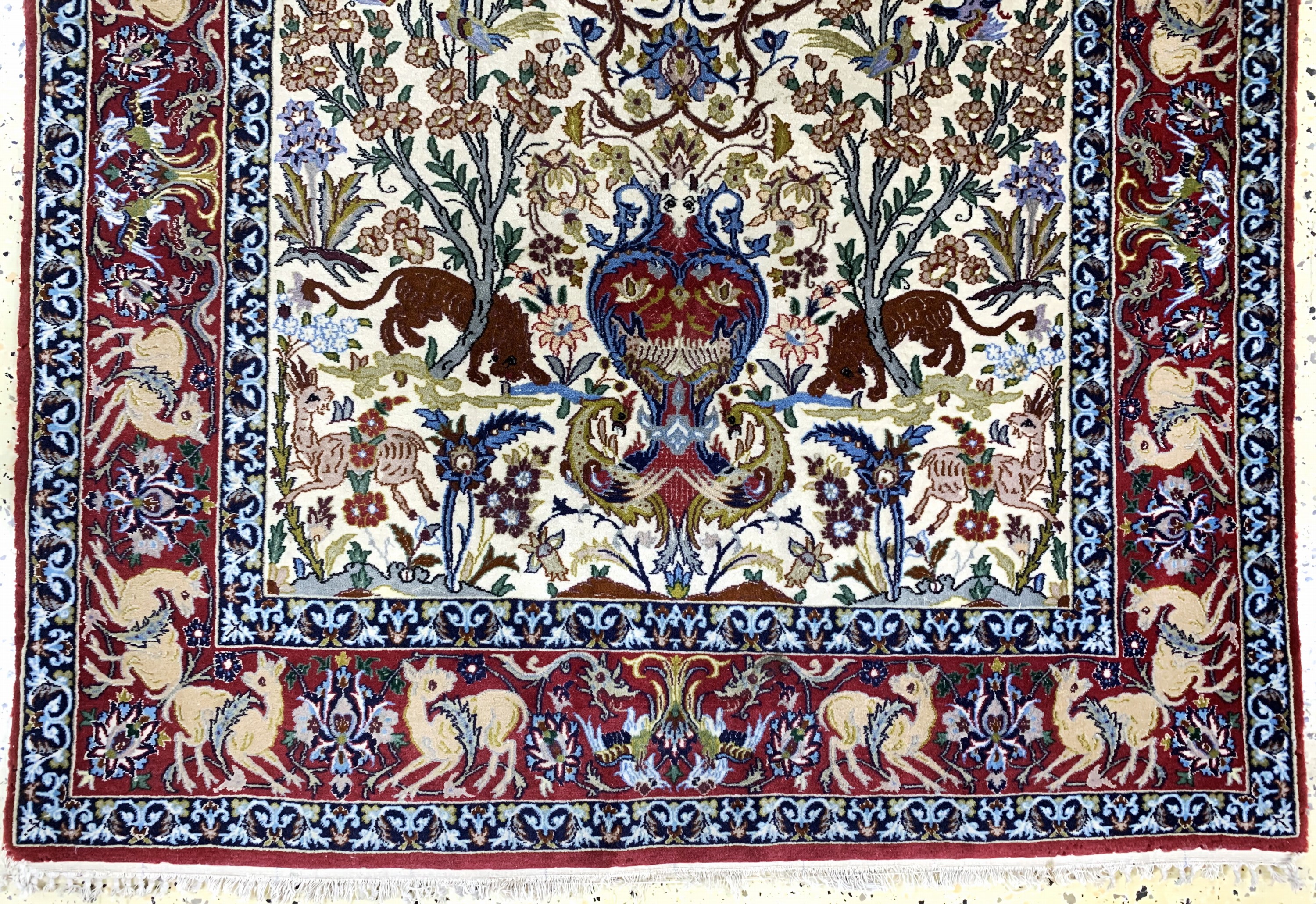 Detail c: Esfahan fein, Persien, Mitte 20.Jhd, Korkwolle mit und auf Seide, ca. 165 x 110 cm,Mottenfraß am Rändern), EHZ: 2