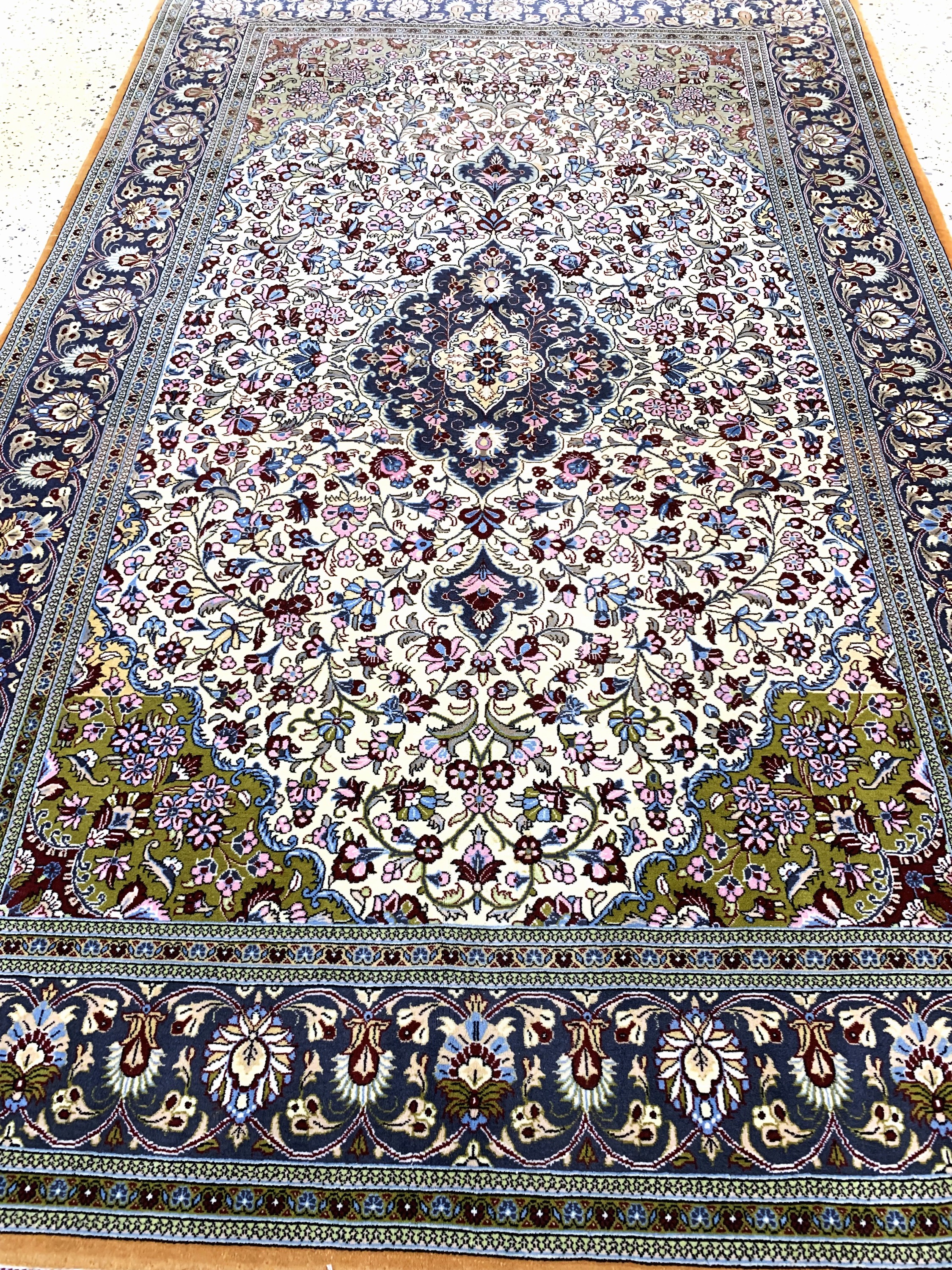 Detail d: Ghom Kork, Persien, Ende 20.Jhd, Korkwolle auf Baumwolle, ca. 233 x 145 cm, EHZ: 2(Abrasch)